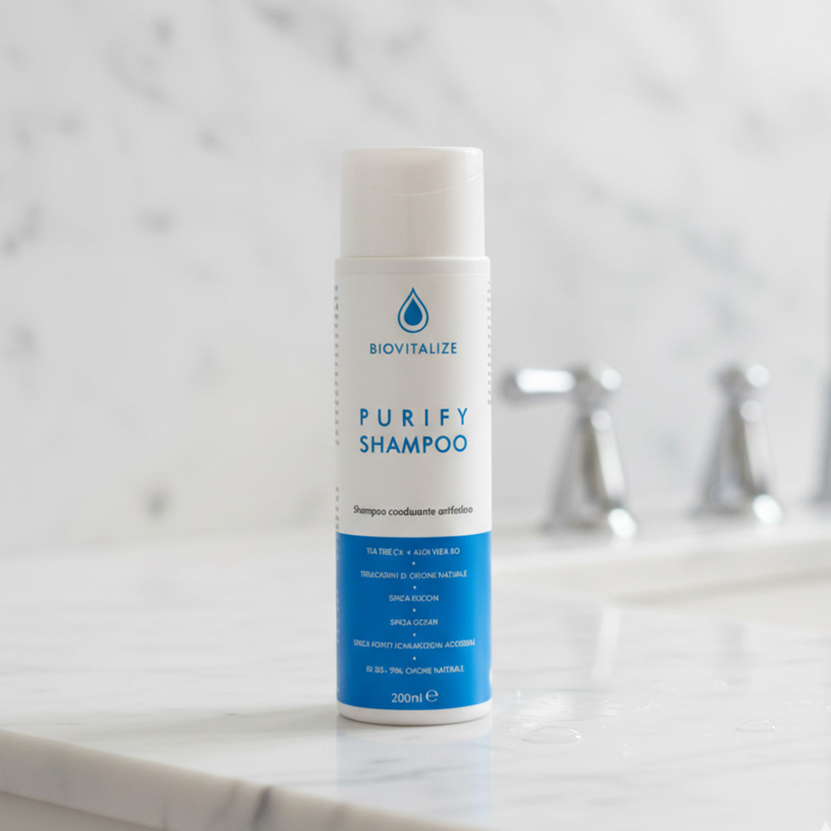 Sampon anti matreata, delicat, cu ulei de arbore de ceai si iedera, calmant si purificator, cu aloe organica si fermenti activi, 200 ml. Made in Italy